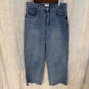 Cotton On Woman’s Wide Leg , Raw Hem 5 Pocket,  Light Wash Denim Jean Size 6